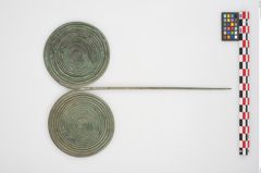 Foto von Bronzedoppelspiralnadel (NHMW-PRAE-038880)